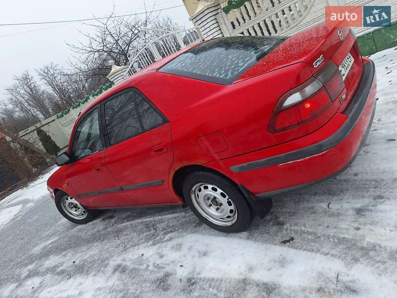 Седан Mazda 626 1999 в Черновцах