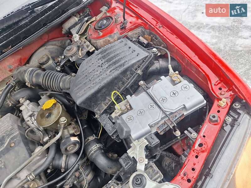 Седан Mazda 626 1999 в Черновцах