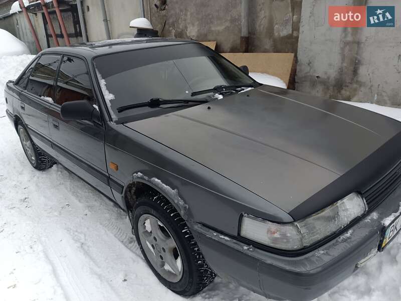 Хэтчбек Mazda 626 1990 в Ровно