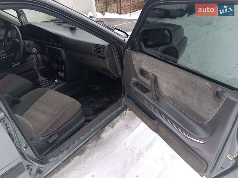 Хэтчбек Mazda 626 1990 в Ровно