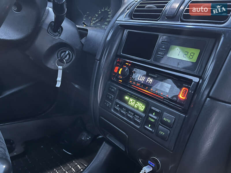 Хэтчбек Mazda 626 1999 в Львове