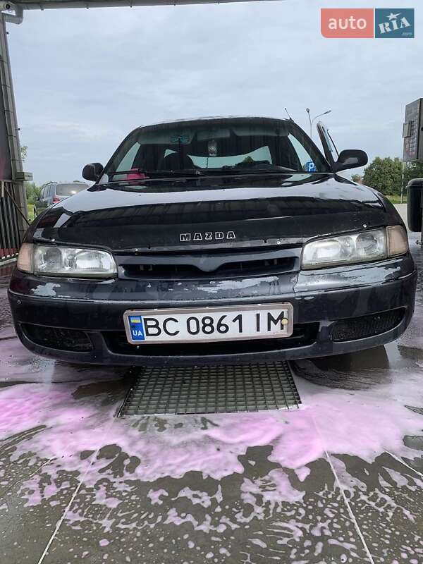 Седан Mazda 626 1993 в Мостиске