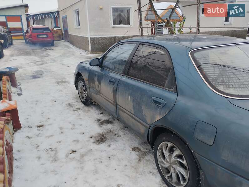 Седан Mazda 626 1992 в Калуші