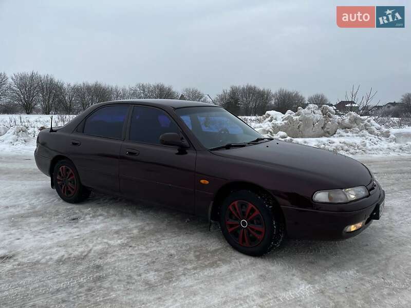 Седан Mazda 626 1993 в Угринові