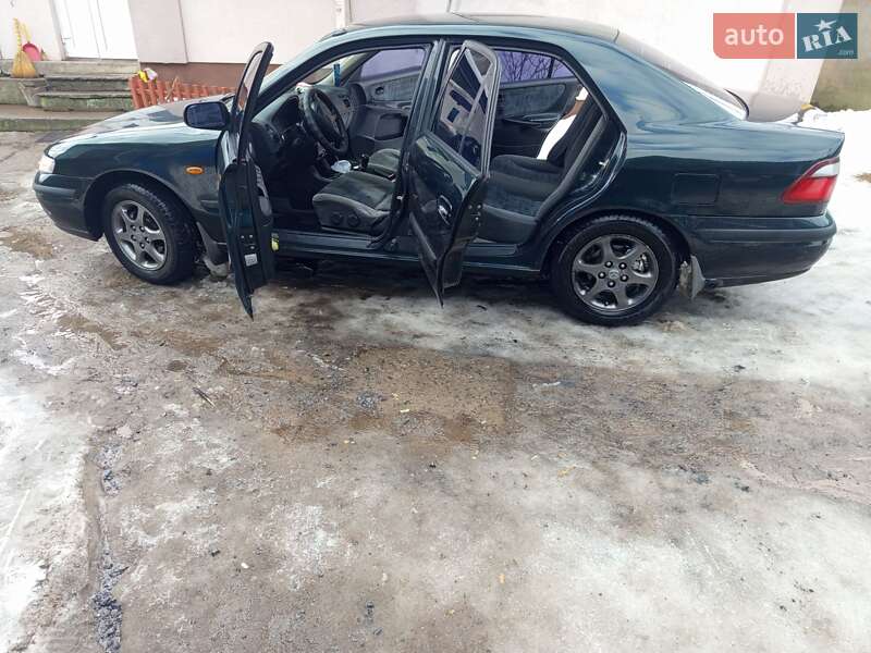 Седан Mazda 626 1999 в Калиновке
