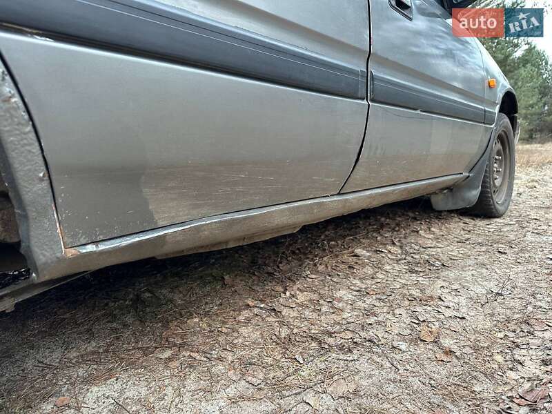 Седан Mazda 626 1988 в Малині