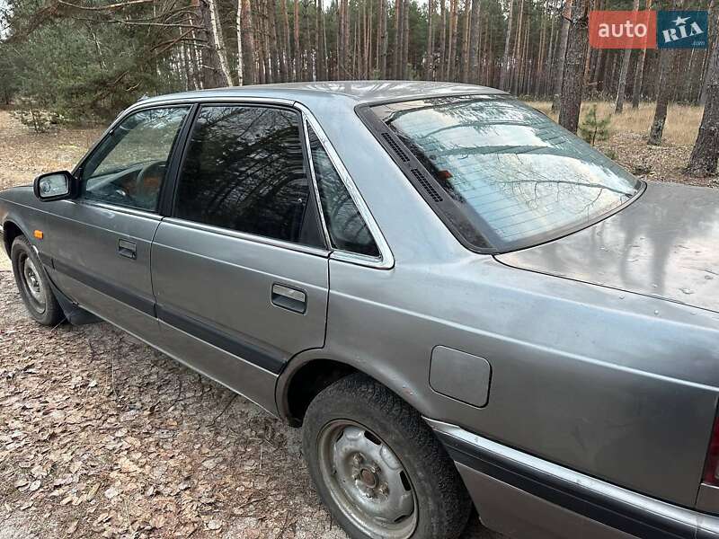 Седан Mazda 626 1988 в Малине