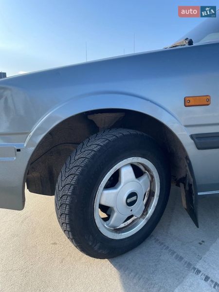 Седан Mazda 626 1985 в Киеве