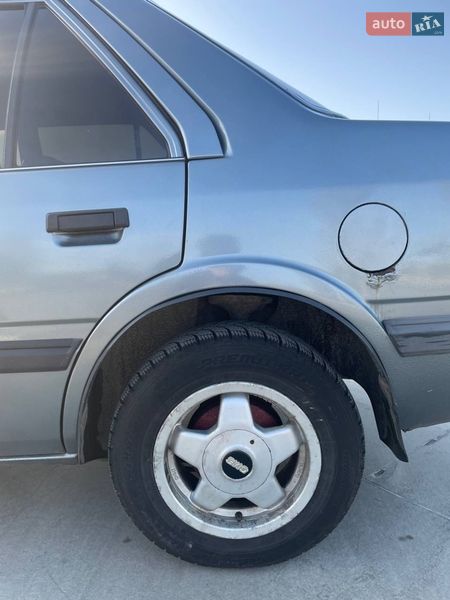 Седан Mazda 626 1985 в Киеве