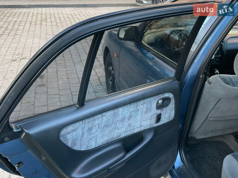 Хэтчбек Mazda 626 1998 в Львове