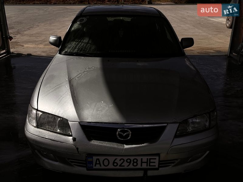 Хетчбек Mazda 626 2000 в Ужгороді