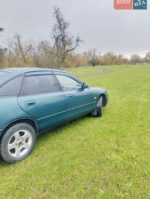 Хетчбек Mazda 626 1995 в Кам'янському