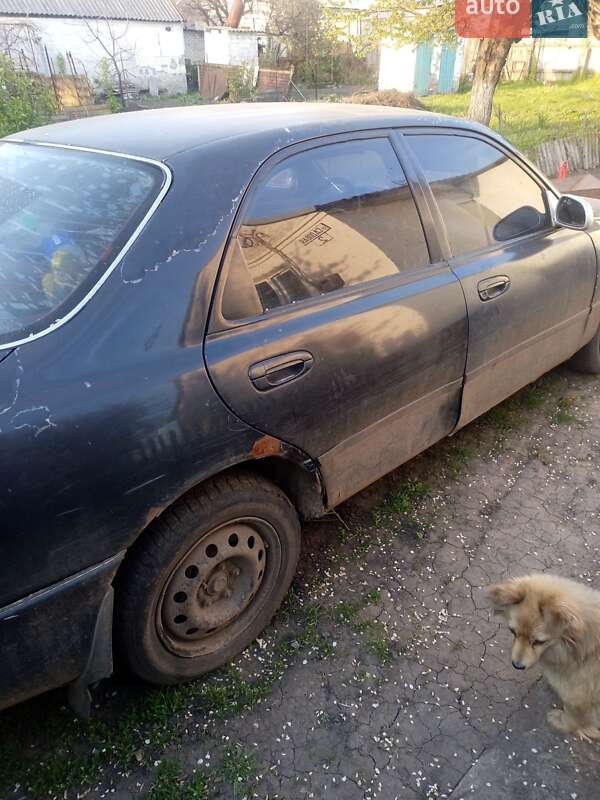 Седан Mazda 626 1995 в Павлограде