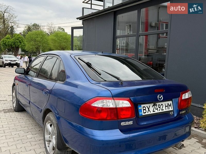 Хэтчбек Mazda 626 2000 в Черновцах