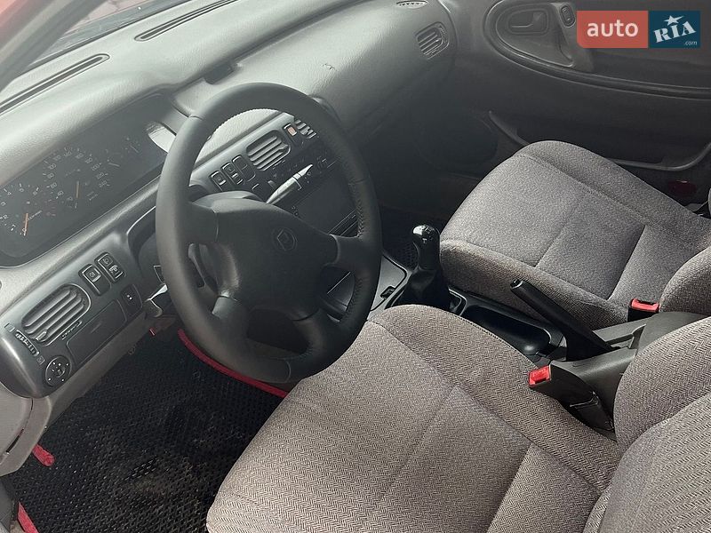 Седан Mazda 626 1992 в Кропивницькому