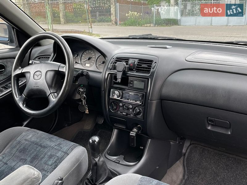 Седан Mazda 626 1998 в Львові