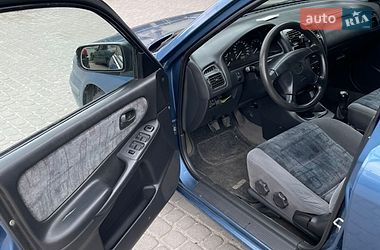 Седан Mazda 626 1998 в Львові