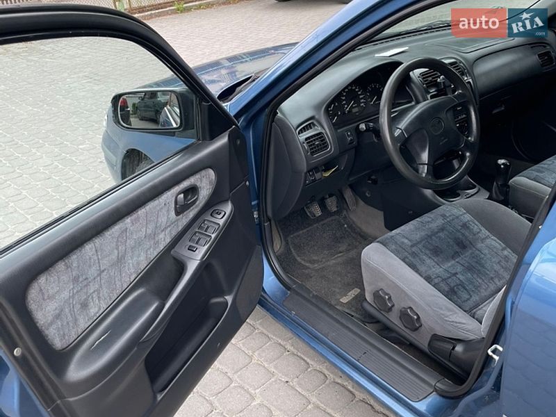 Седан Mazda 626 1998 в Львові