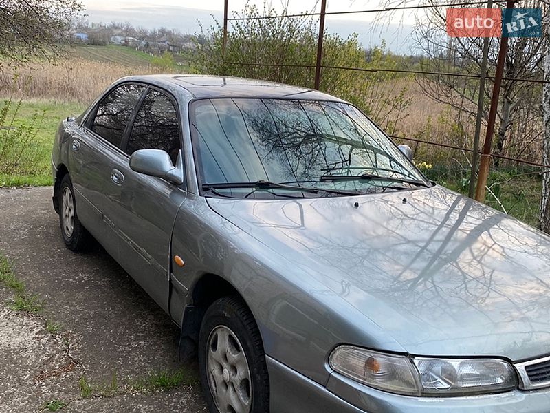 Седан Mazda 626 1993 в Южноукраинске