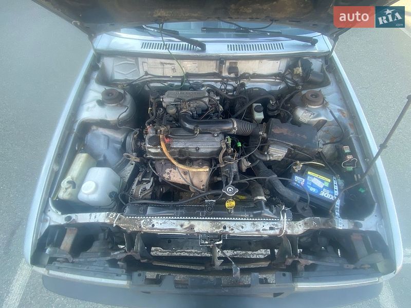 Седан Mazda 626 1986 в Киеве