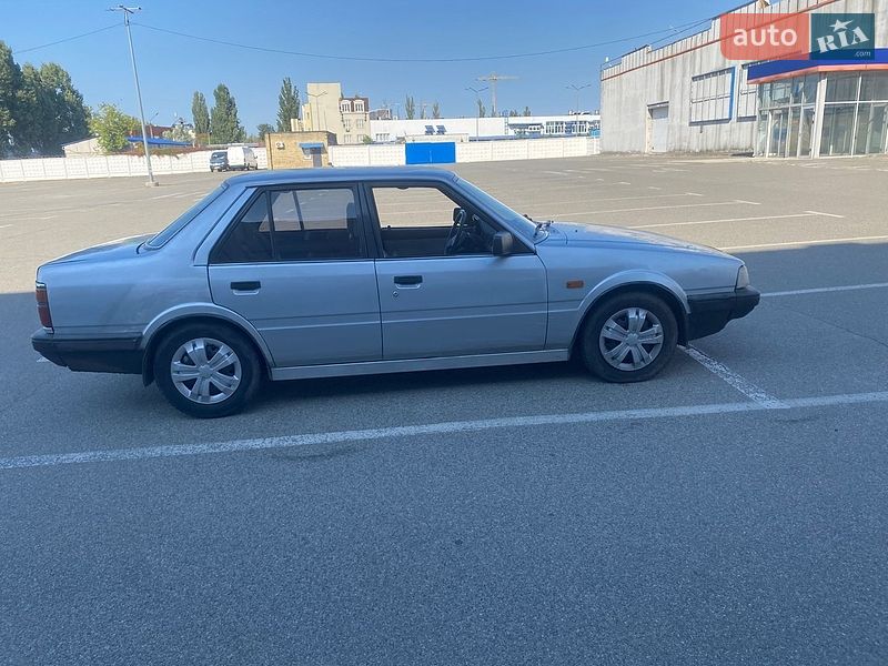 Седан Mazda 626 1986 в Киеве