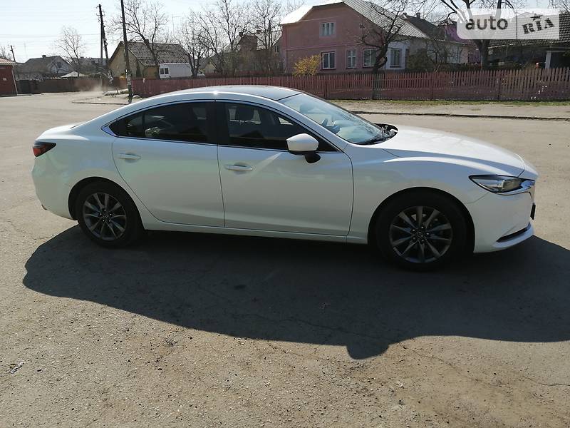 Седан Mazda 6 2018 в Чернівцях