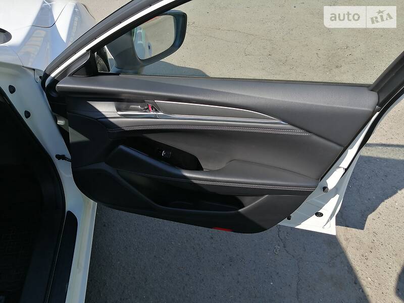 Седан Mazda 6 2018 в Чернівцях