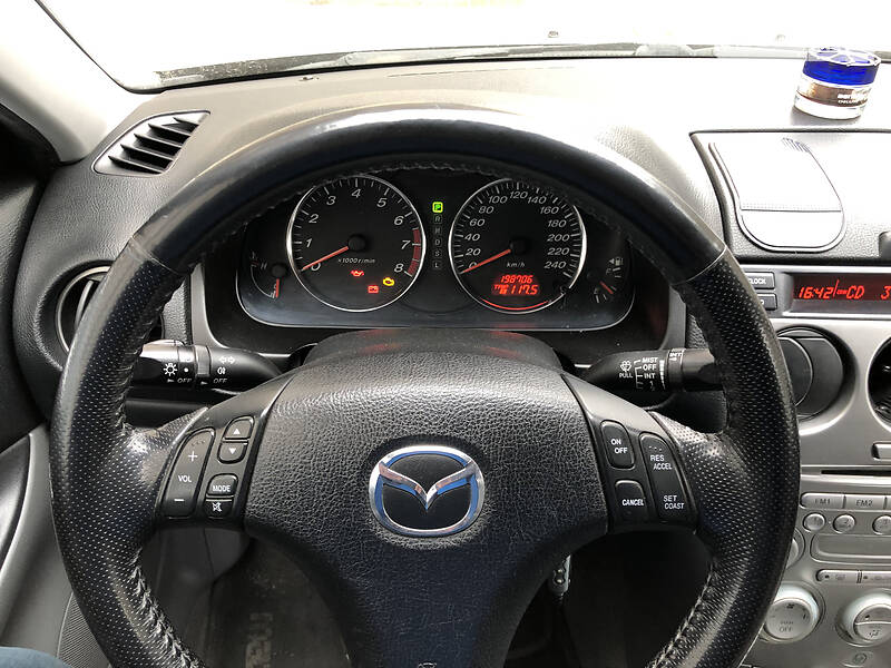 Седан Mazda 6 2004 в Луцьку