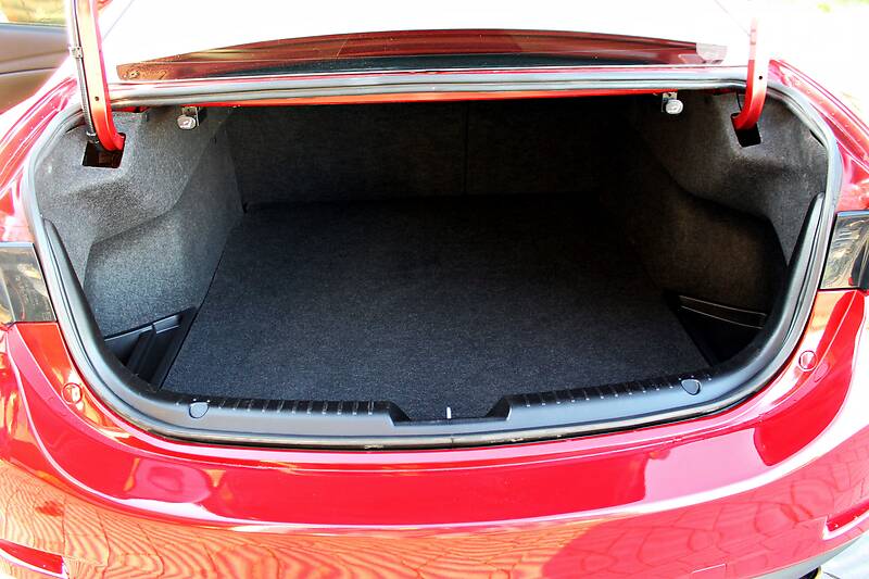 Седан Mazda 6 2014 в Стрию