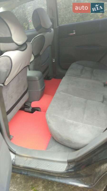 Лифтбек Mazda 6 2003 в Ромнах