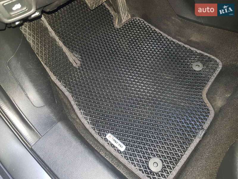 Седан Mazda 6 2013 в Кам'янському