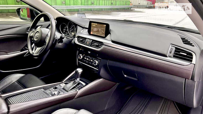 Седан Mazda 6 2016 в Киеве
