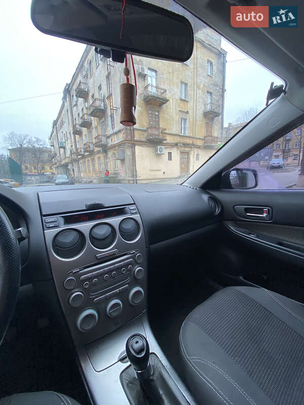 Седан Mazda 6 2002 в Дніпрі