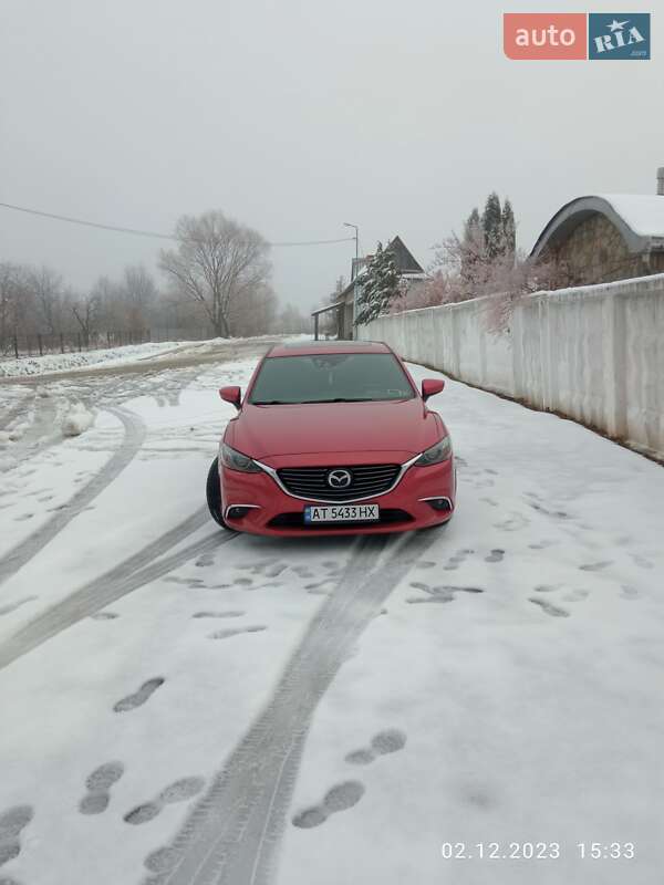 Седан Mazda 6 2015 в Надворной