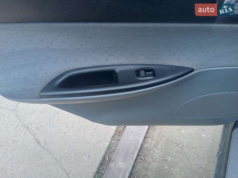 Седан Mazda 6 2003 в Измаиле