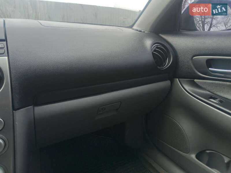 Седан Mazda 6 2003 в Измаиле