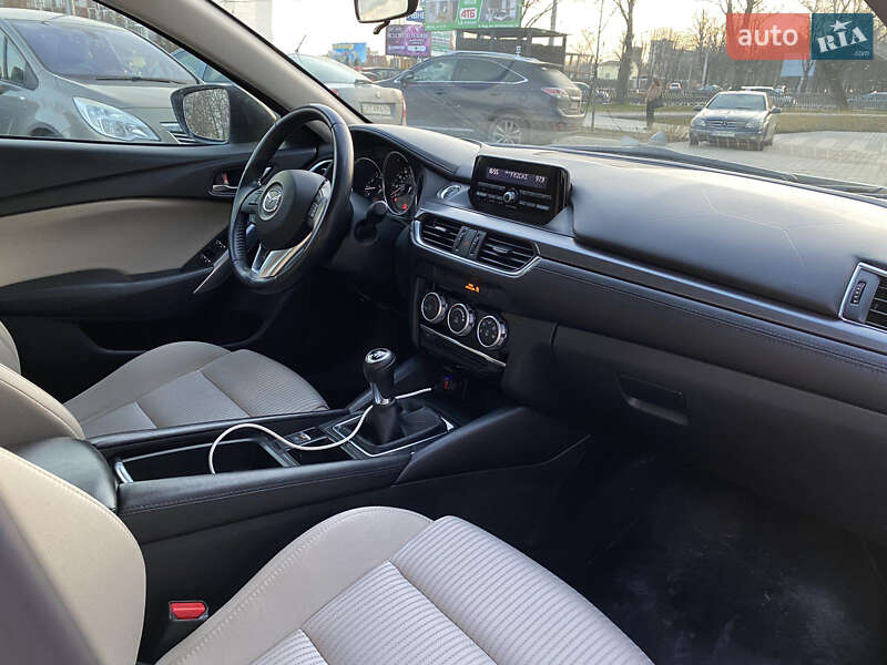 Седан Mazda 6 2015 в Ровно