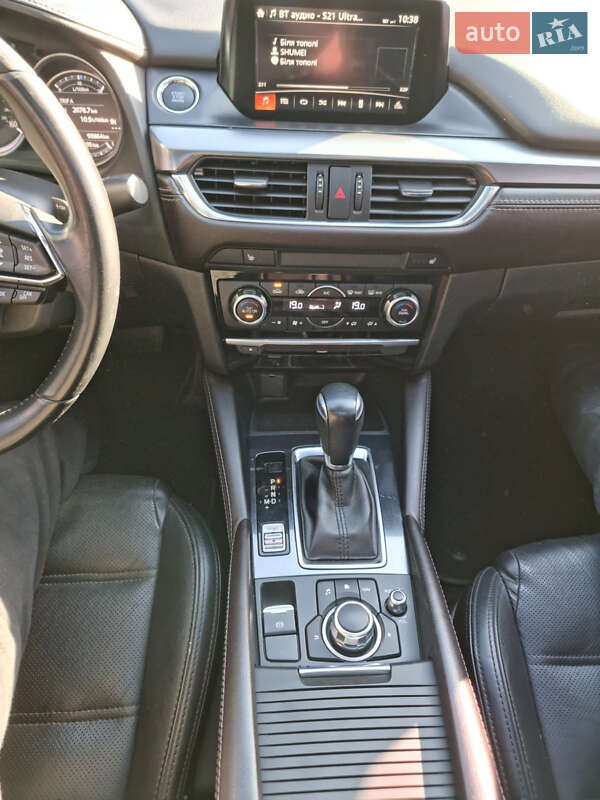 Седан Mazda 6 2016 в Днепре