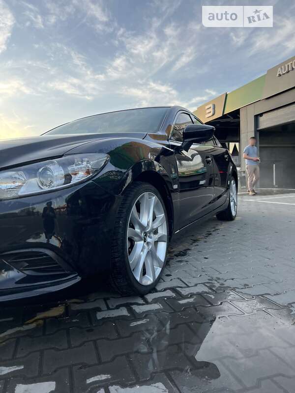 Седан Mazda 6 2013 в Чернівцях