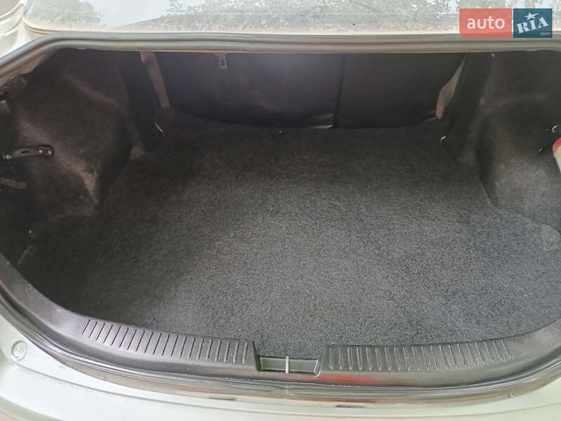 Седан Mazda 6 2004 в Запорожье