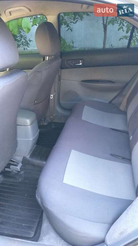 Седан Mazda 6 2004 в Карнаухівці