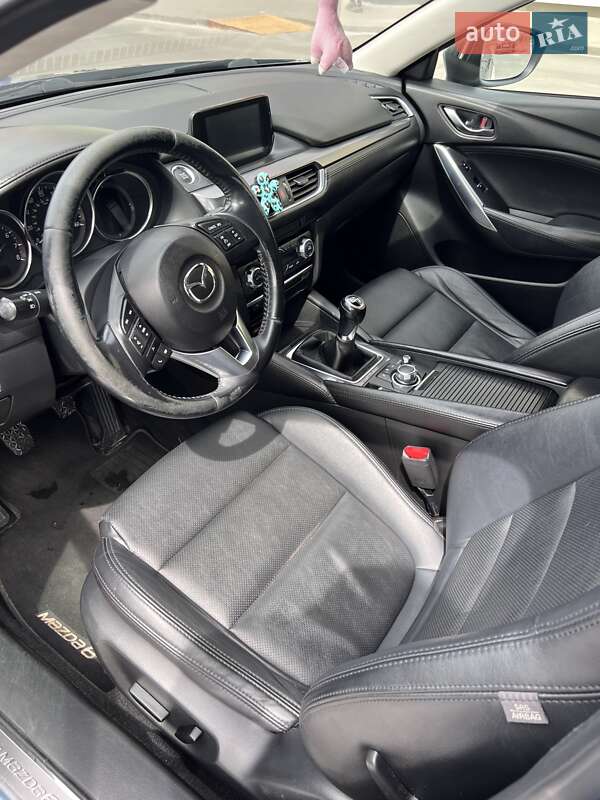 Седан Mazda 6 2015 в Львове
