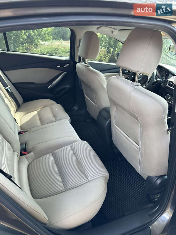 Седан Mazda 6 2015 в Запоріжжі