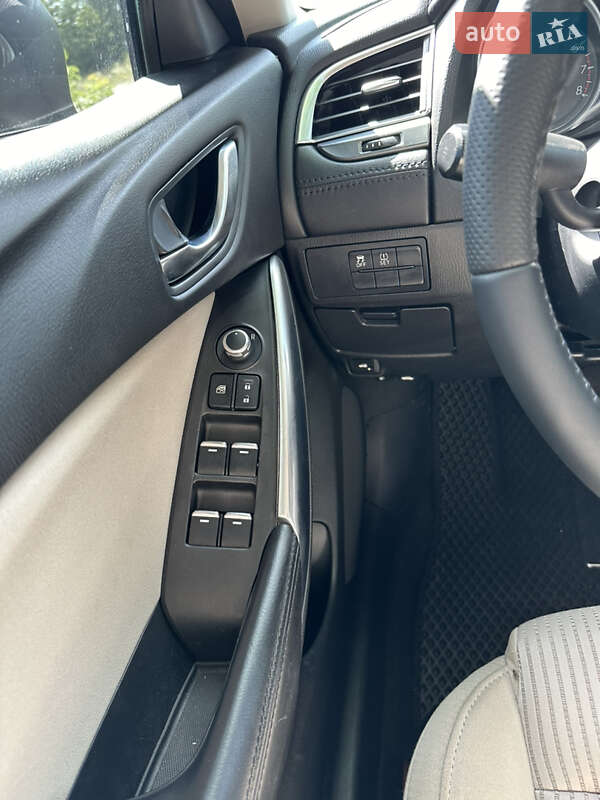 Седан Mazda 6 2015 в Запоріжжі