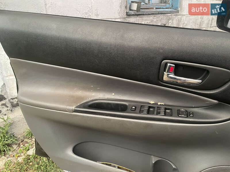 Седан Mazda 6 2005 в Запорожье