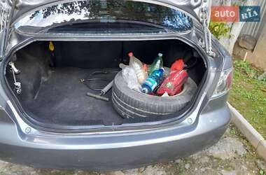 Седан Mazda 6 2003 в Ужгороде