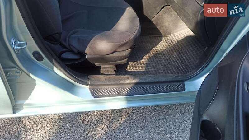 Седан Mazda 6 2005 в Полтаві