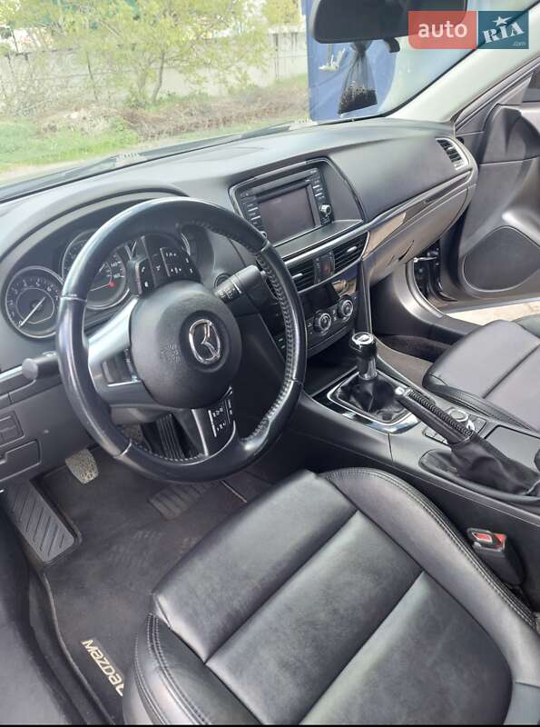 Седан Mazda 6 2014 в Днепре