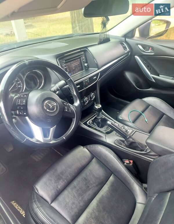 Седан Mazda 6 2014 в Днепре