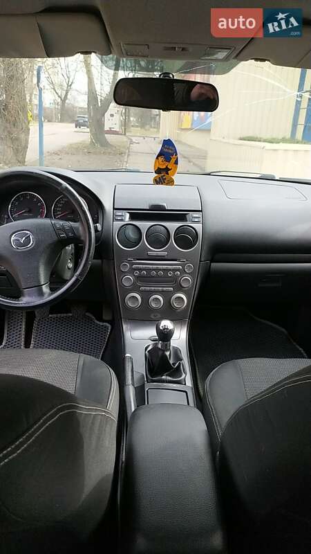 Лифтбек Mazda 6 2004 в Киеве